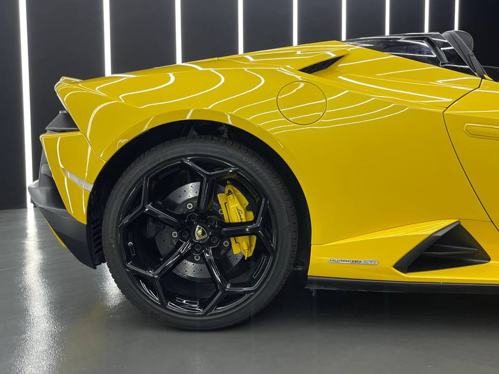 Lamborghini Huracan EVO 5 Lamborghini Huracan EVO - Image 5