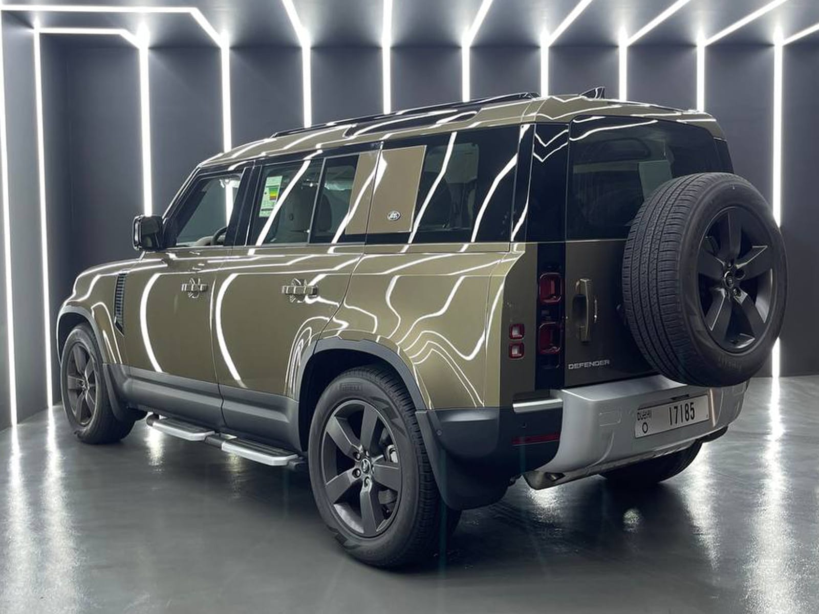 Discover the New Range Rover Defender 2024 Model 3 Discover the New Range Rover Defender 2024 Model - Image 3