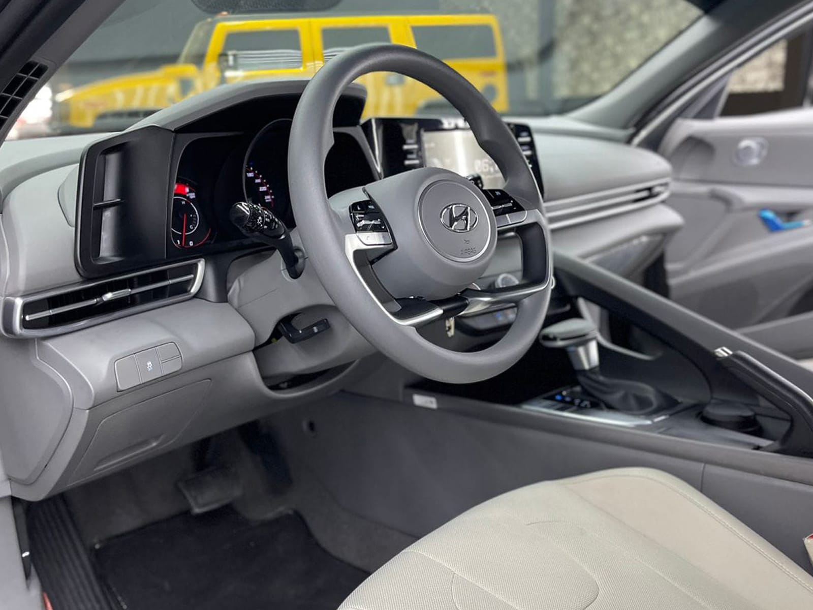 Rent the Stylish Hyundai Elantra 2024 in Dubai 7 Rent the Stylish Hyundai Elantra 2024 in Dubai - Image 7