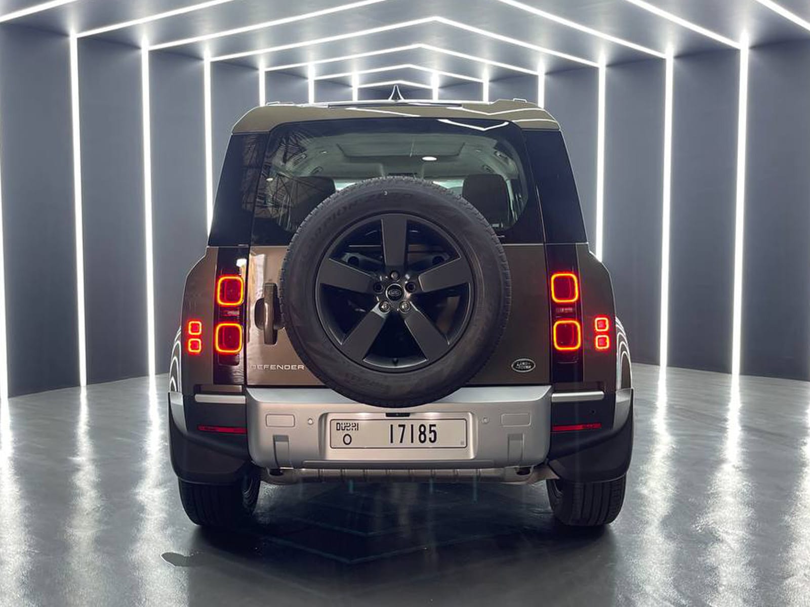 Discover the New Range Rover Defender 2024 Model 5 Discover the New Range Rover Defender 2024 Model - Image 5