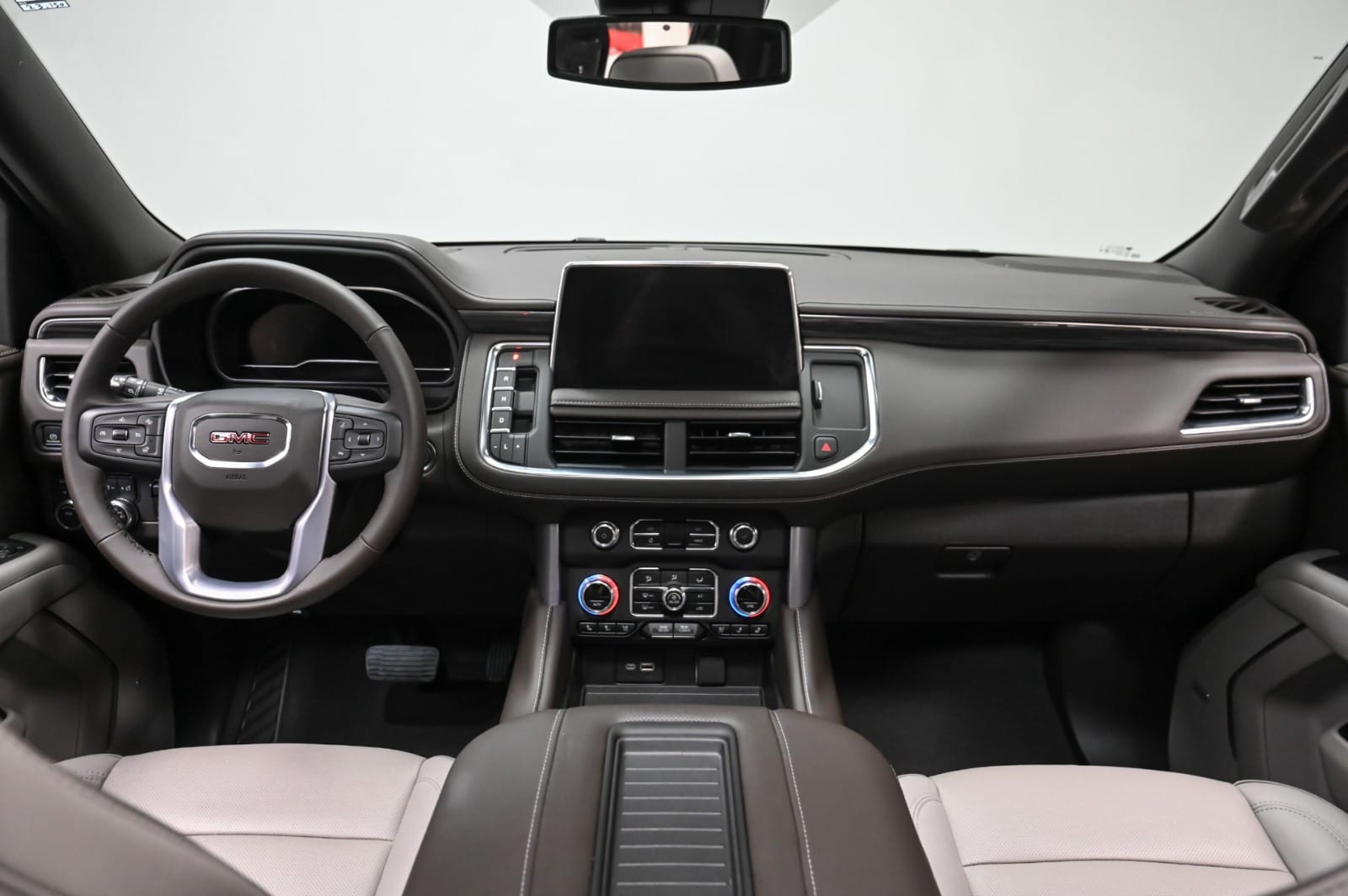 Rent GMC Yukon 2024 in Dubai – Luxury, Power, and Comfort 10 Rent GMC Yukon 2024 in Dubai – Luxury, Power, and Comfort - Image 10